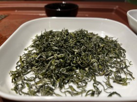 紫阳翠峰和紫阳毛尖怎么选?