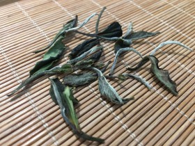 秋天适合喝紫阳富硒白茶吗?