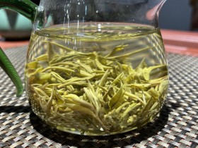 紫阳翠峰绿茶是什么香味?