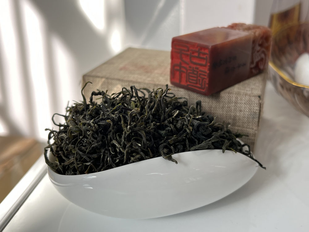 肠胃不好喝平利女娲银峰茶好还是紫阳毛尖好？